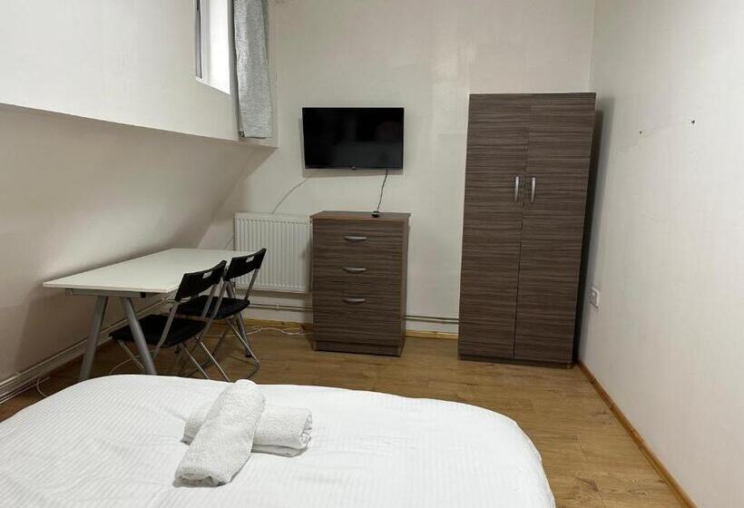 Номер Стандарт Совместная Ванная, City Lodge Shadwell