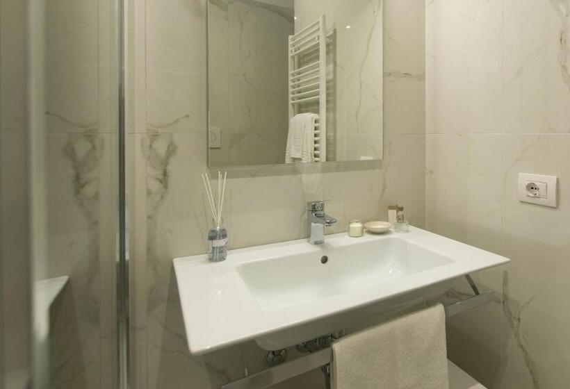آپارتمان 1 خوابه همکف, Residence Flow R