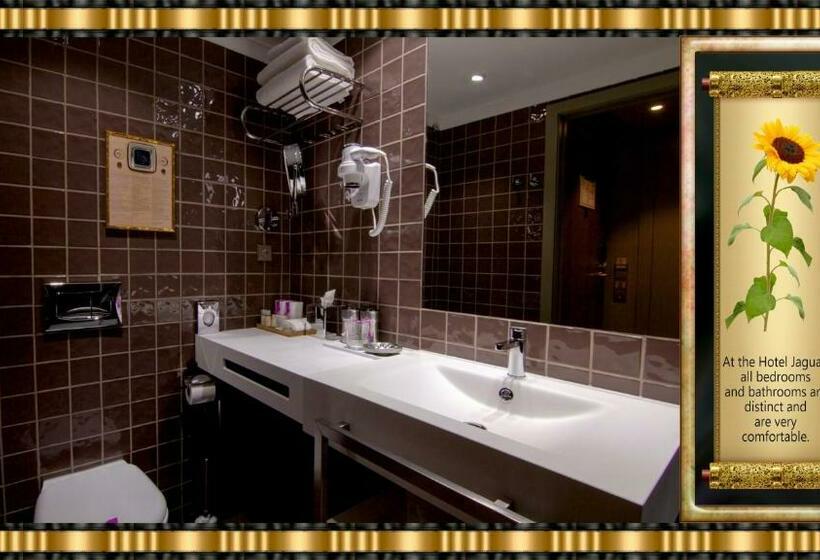 اتاق استاندارد یک نفره, Hotel Jaguar Oporto - Airport to Hotel & City Center Vice-Versa Free Shuttle Service from 7AM to 8PM