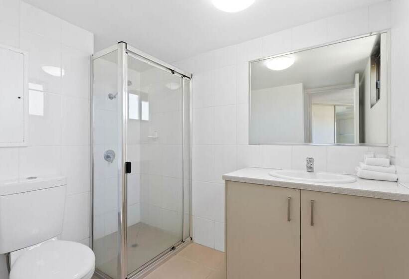 آپارتمان لوکس 2 خوابه, Langley Park Apartments