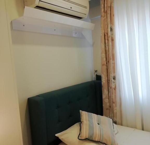 اتاق استاندارد یک نفره, Just Inn