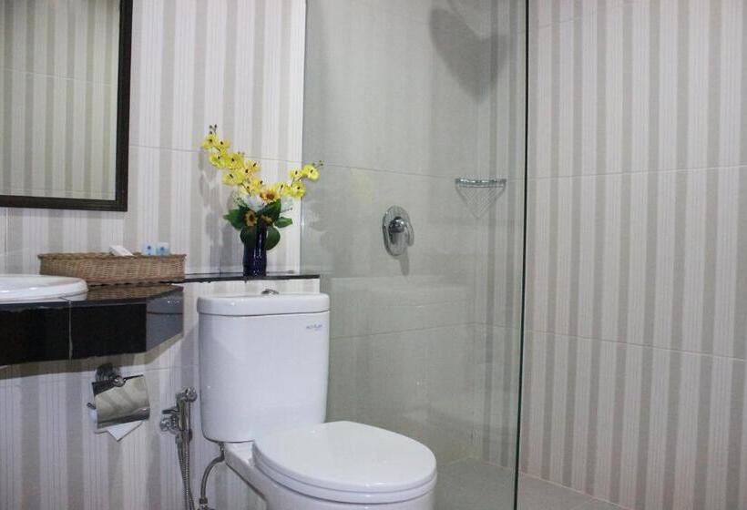 Номер Deluxe, Mariat Sorong