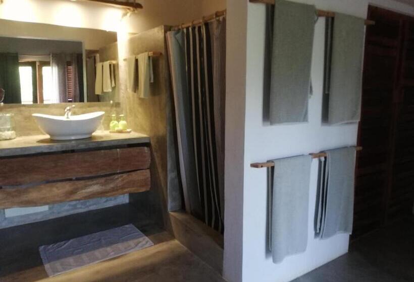 اتاق استاندارد چهار تخته, Residencia El Balata