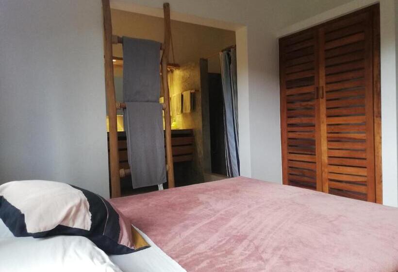 اتاق استاندارد چهار تخته, Residencia El Balata