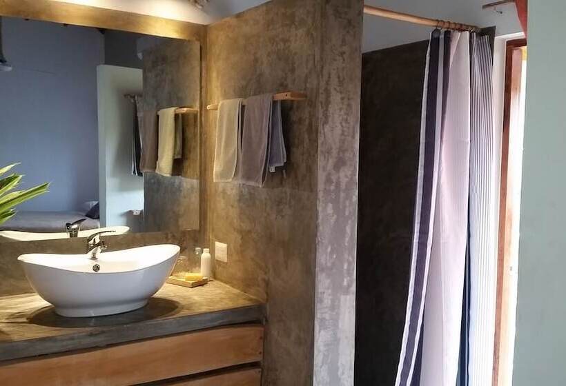 اتاق لوکس, Residencia El Balata