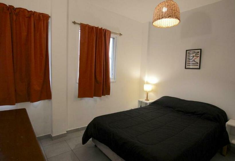 اتاق استاندارد با سرویس بهداشتی مشترک, Ruda Hostel