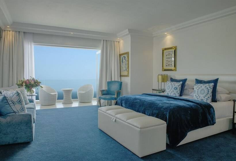 اتاق سوپریور با چشم‌انداز دریا, The Clarendon Bantry Bay
