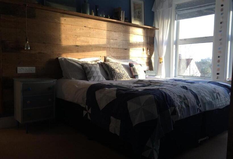 Номер Стандарт, Lyonesse Guest House