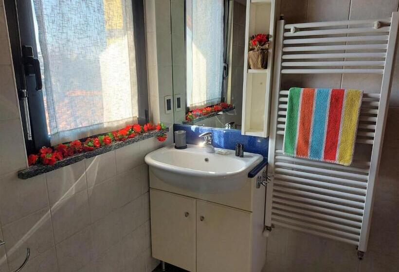 استودیوی سوپریور, Bnbook Expo Residence Rho