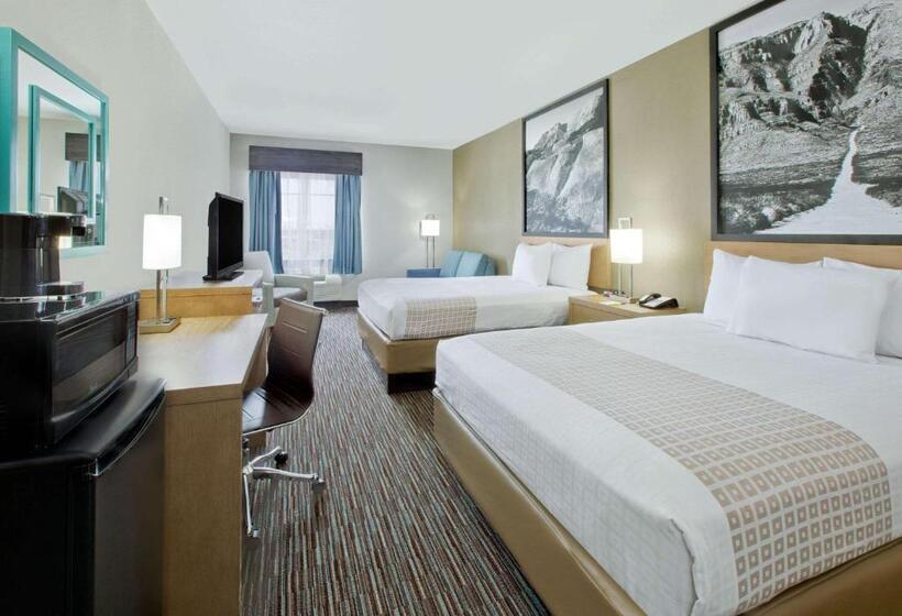 身障者適用スイートルーム, Spark By Hilton Midland South