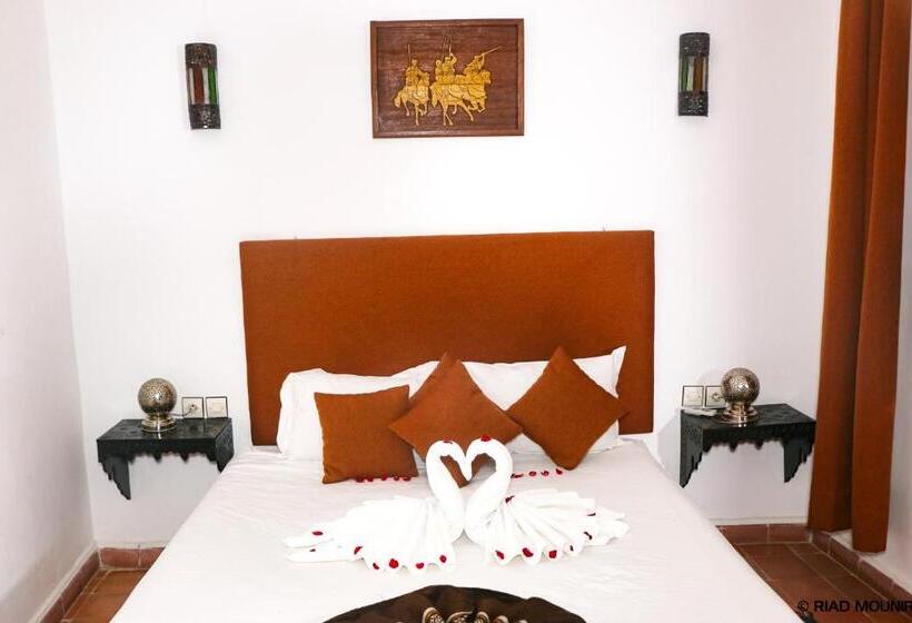 اتاق استاندارد چهار تخته, Riad Mounir