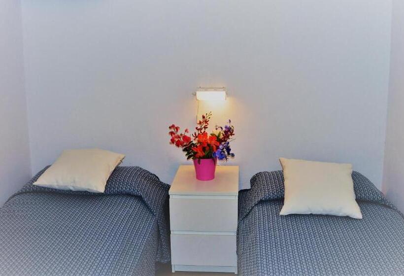 דירת 2 חדרים נוף לים, Baia Etrusca Resort