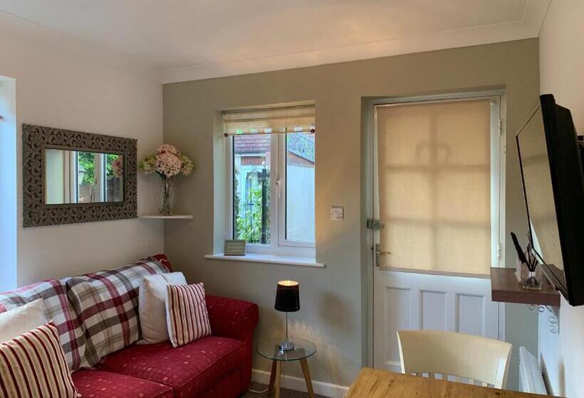Хижина, Thorn House B&b