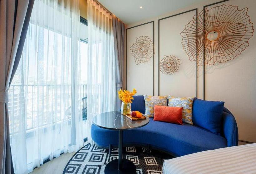 Номер Deluxe Кровать Кинг, Somerset Pattaya   Sha Plus