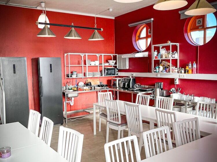 اتاق چهار تخته با دستشویی مشترک, Hostel B47