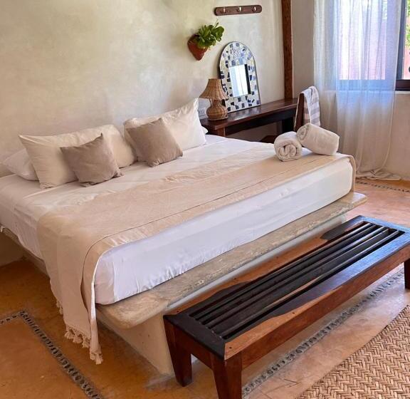 Quarto Familiar, La Conchita Tulum