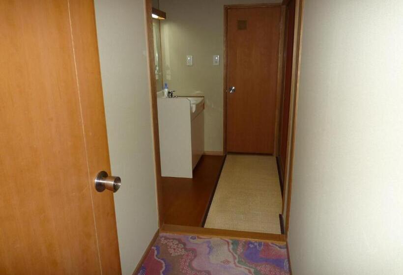 Номер Стандарт, Yudanaka Tawaraya Ryokan
