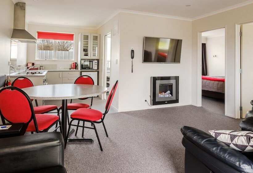 Семейный Номер, Esplanade Motels