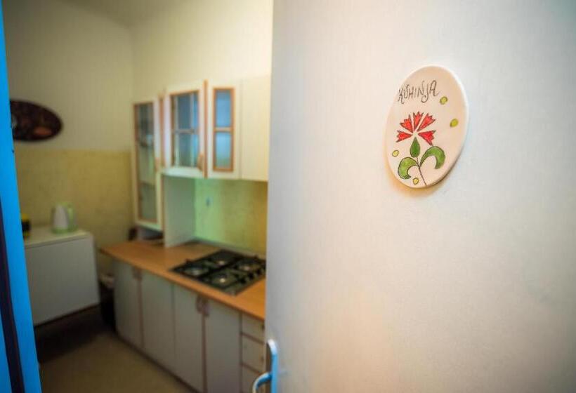 اتاق خانوادگی با سرویس بهداشتی مشترک, Rooms Kozmus