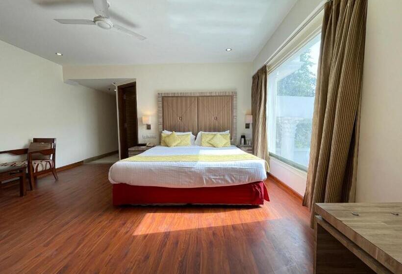 Номер Executive, Surasena Regal Vista Agra