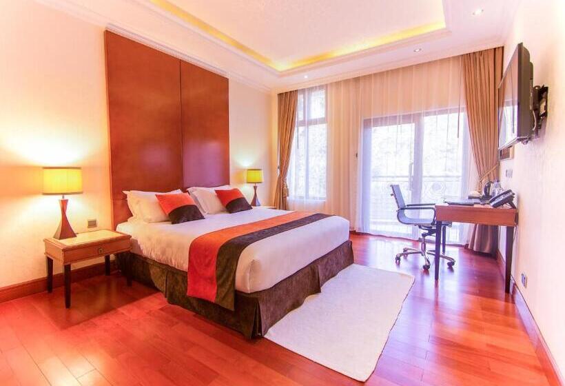 سوئیت پرزیدنت, Alba Hotel Meru