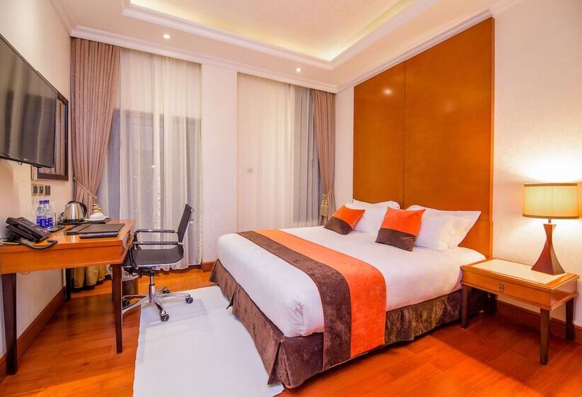 سوییت جونیور, Alba Hotel Meru