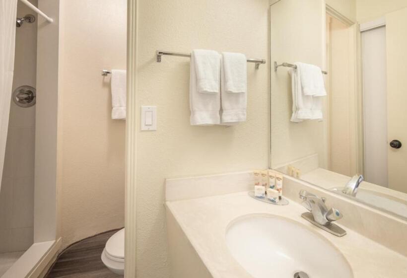 스탠다드 룸 킹사이즈 침대, Ohia Waikiki Studio Suites