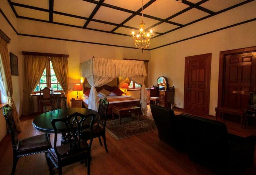 Номер Deluxe, Governor's Mansion