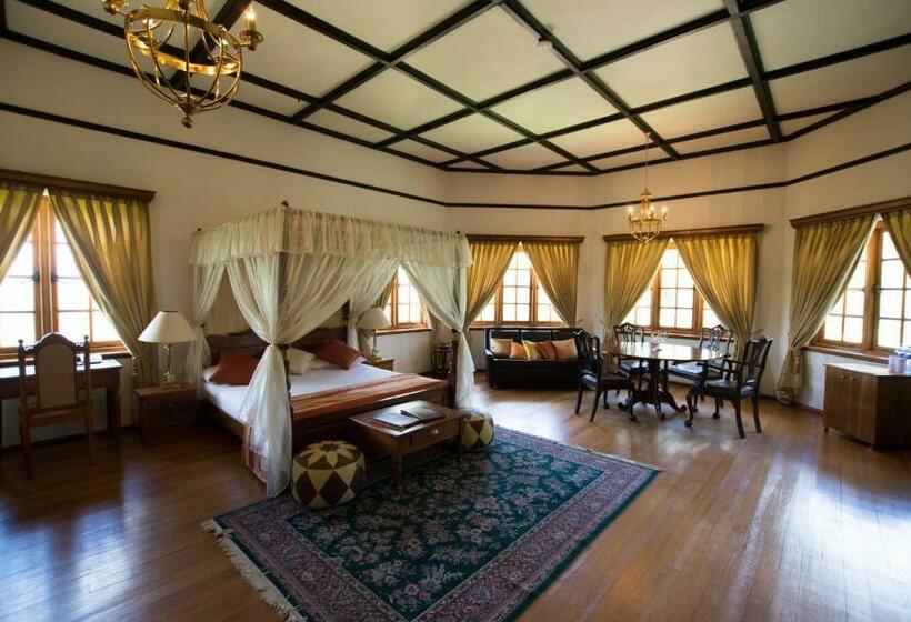 Pokój Deluxe Trzyosobowy, Governor's Mansion