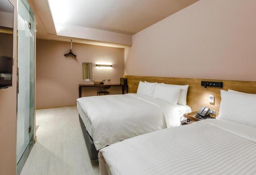 اتاق استاندارد چهار تخته, Inns
