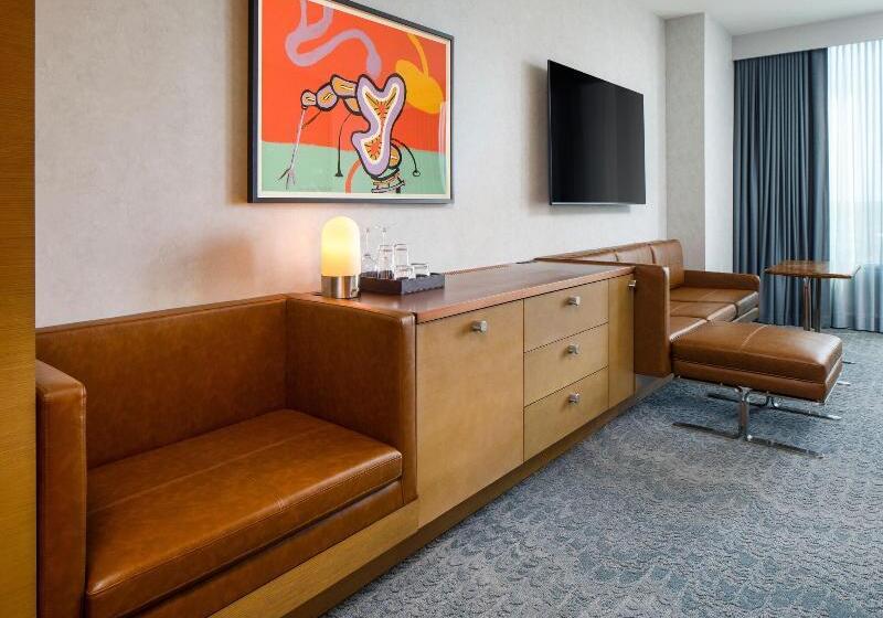 اتاق لوکس سه تخته, V One Vogue