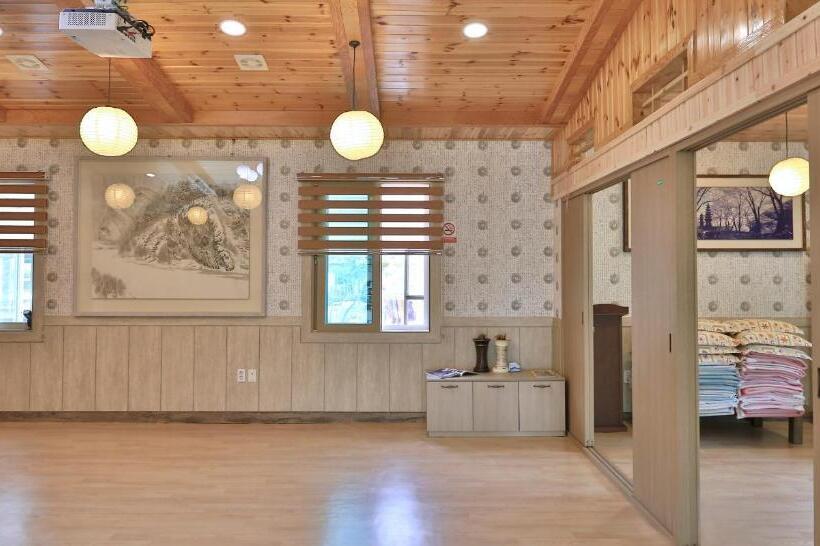 Семейный Номер, Gongju Magoksa Healing Pension