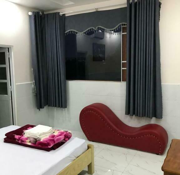 اتاق استاندارد, Hoang Anh
