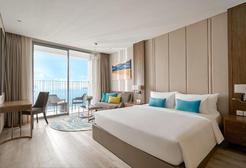 اتاق لوکس با چشم‌انداز دریا, Capital Panorama Apartment