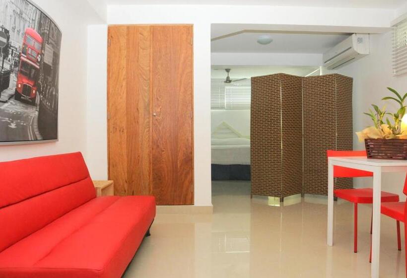 سوییت جونیور, Aparta Hotel Plaza Del Sol