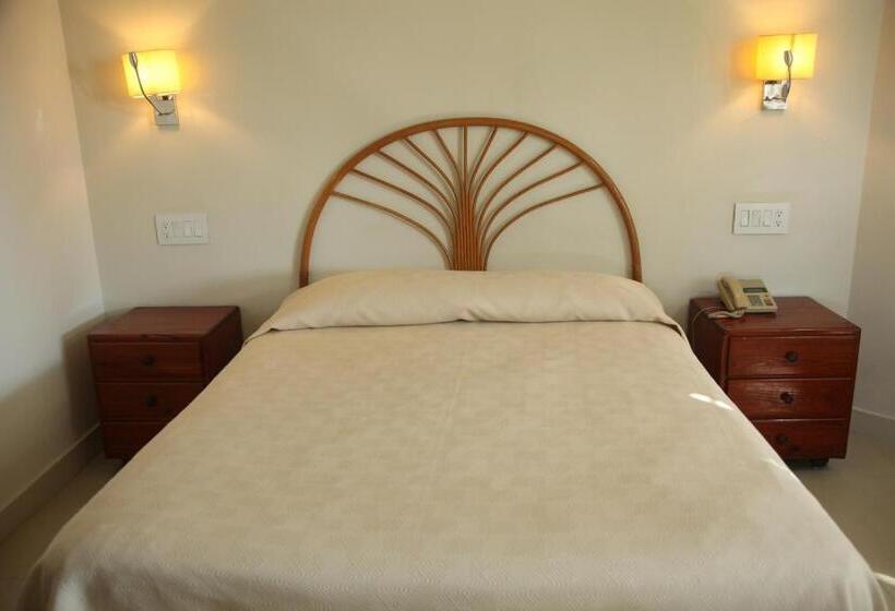 سوییت جونیور, Aparta Hotel Plaza Del Sol