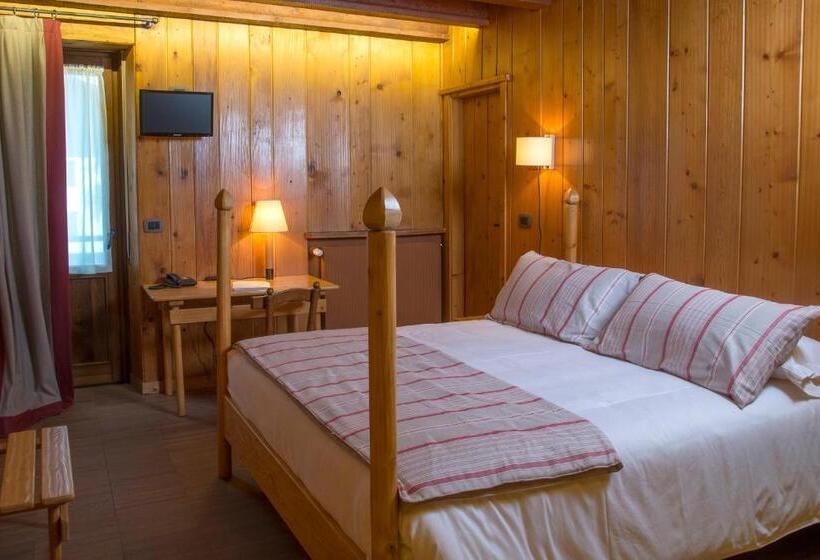 Семейный Номер Deluxe, Albergo Ristorante Bucaneve