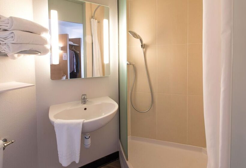 Четырехместный Номер Стандарт, B&b Hotel Rennes Est Cesson Sévigné