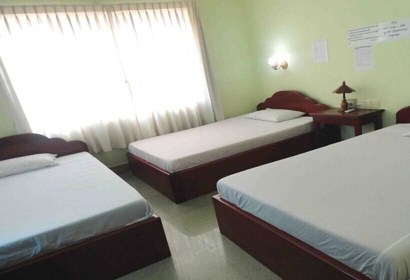 Номер Стандарт Трехместный, Greenpark Village Guesthouse