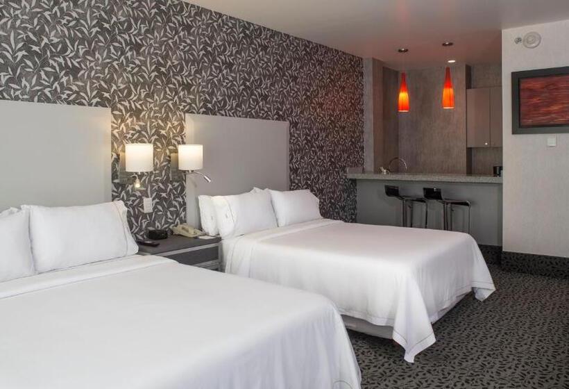 استودیوی لوکس, Holiday Inn Express & Suites Queretaro, An Ihg