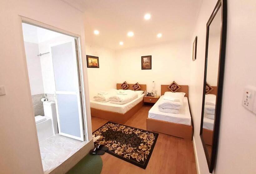 اتاق استاندارد سه نفره, Shakya House