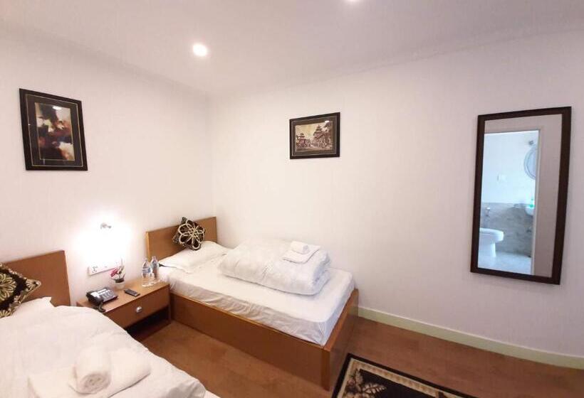 اتاق استاندارد یک نفره, Shakya House