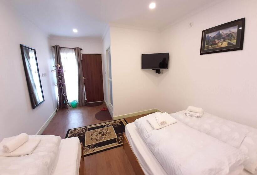 اتاق استاندارد یک نفره, Shakya House