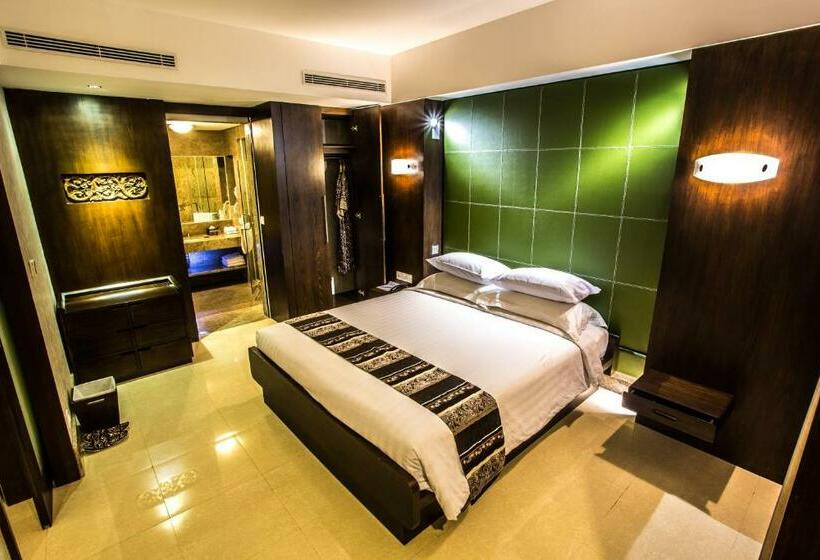 Номер Deluxe, Crown Victoria Hotel Tulungagung
