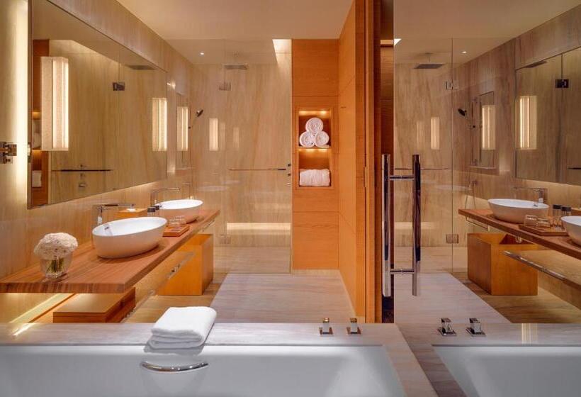 اتاق لوکس با تخت بزرگ, Park Hyatt Guangzhou
