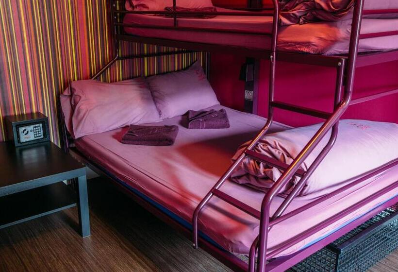 Quarto Triplo Basic, Safestay London Kensington Holland Park