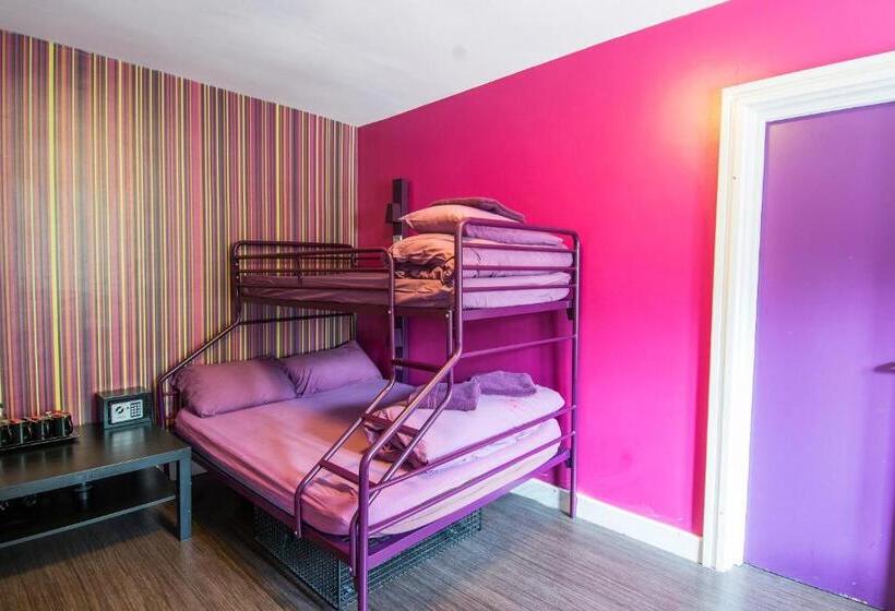 Quarto Quádruplo Estandar, Safestay London Kensington Holland Park