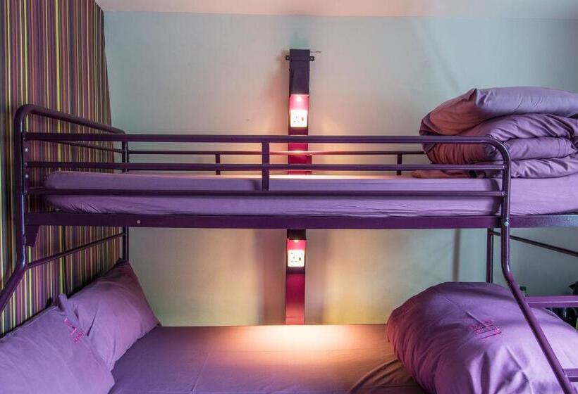 Quarto Quadruplo Estandar Banheiro Compartilhado, Safestay London Kensington Holland Park