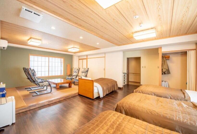 四人标准间, Ryokan Hakura