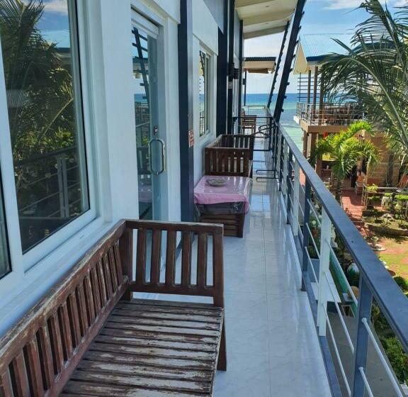 اتاق خانوادگی با چشم‌انداز باغ, L & M Hearthstones Lodge